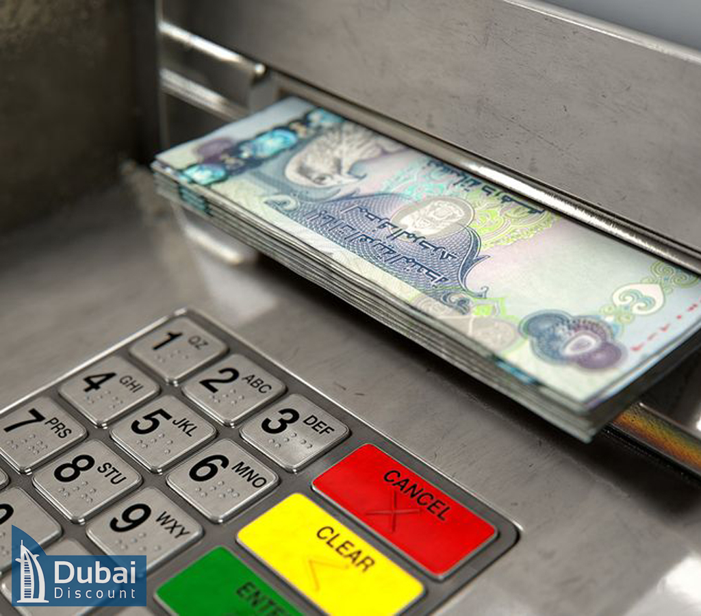 استفاده از پول نقد یا دبيت کارت در دبی